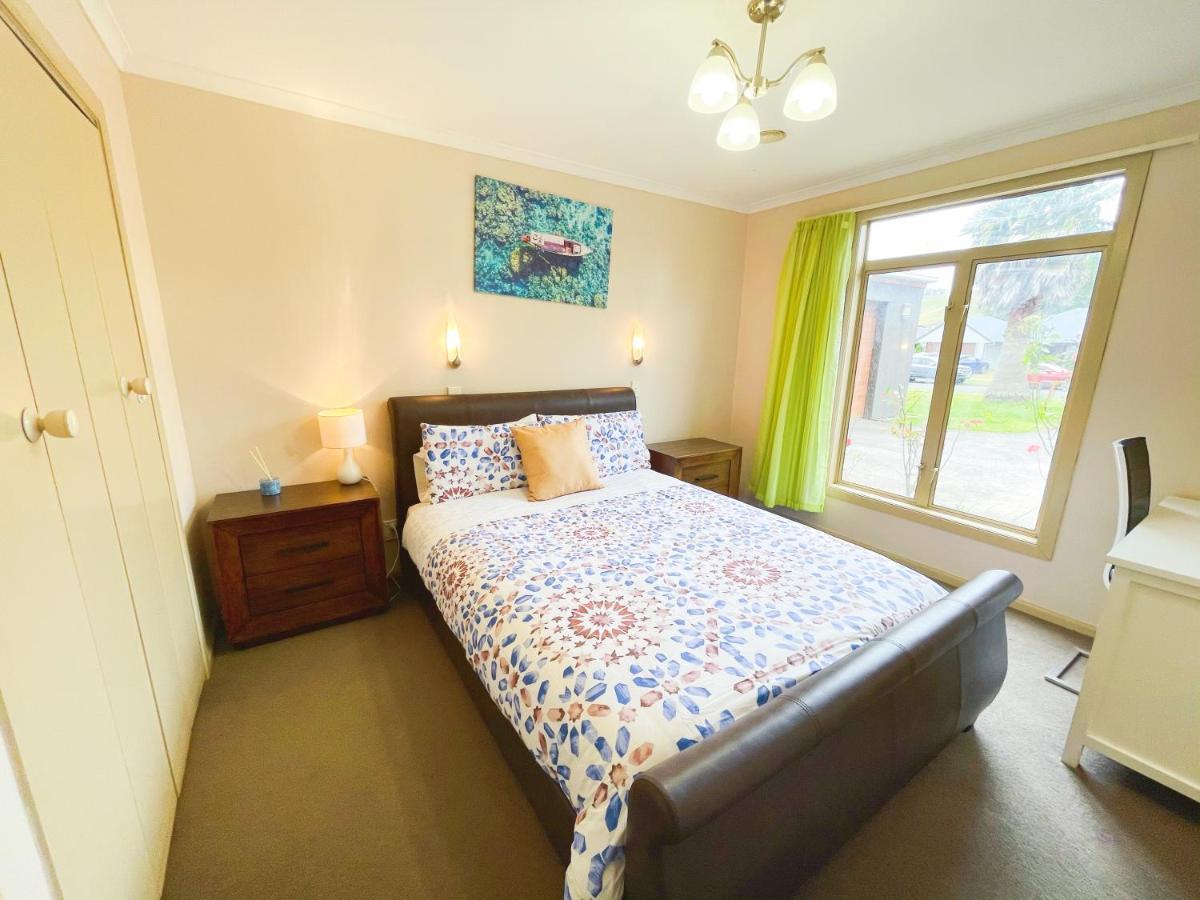 Вилла Private And Perfect For Families, Rotorua Escape Экстерьер фото